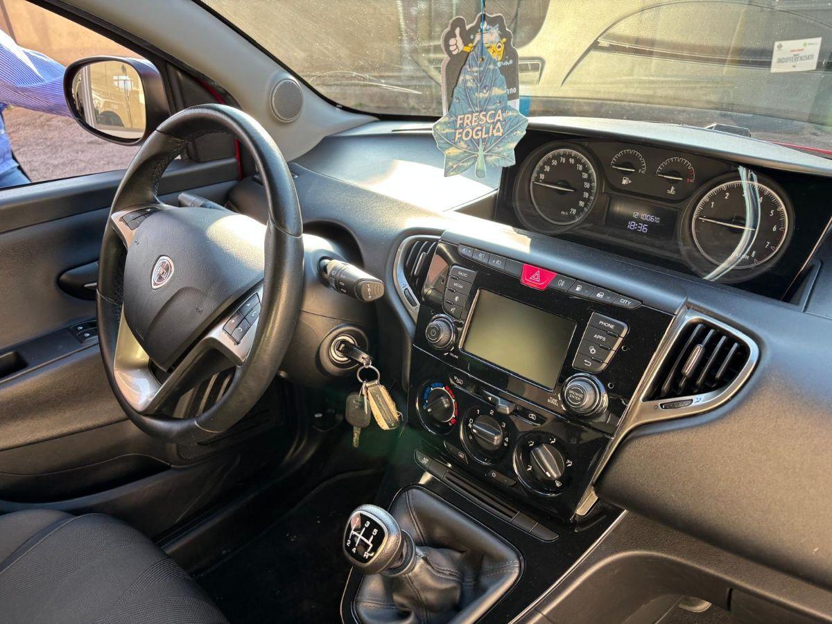 LANCIA Ypsilon 1.2 69 CV 5p.GPL Ecochic Silver