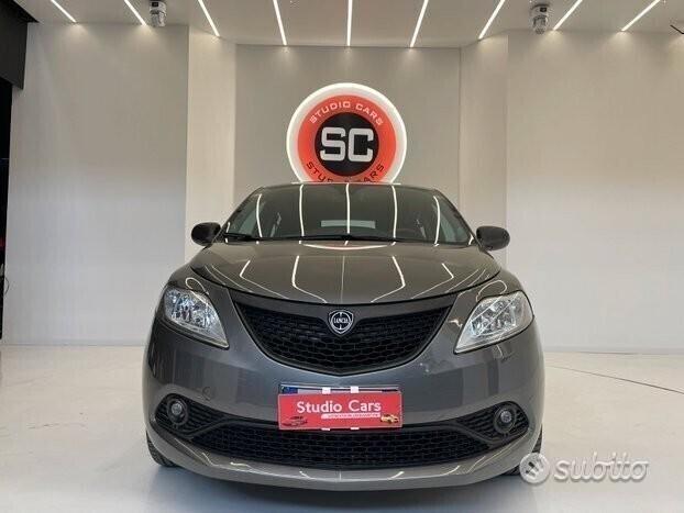 Lancia Ypsilon 1.0 FireFly Hybrid Silver S&S 70CV