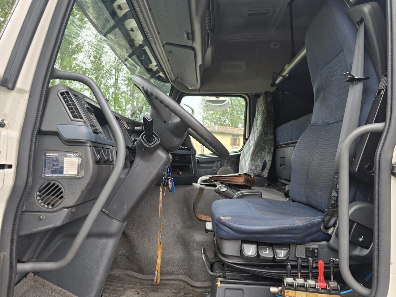 VOLVO SCARRABILE FM4006X2R
