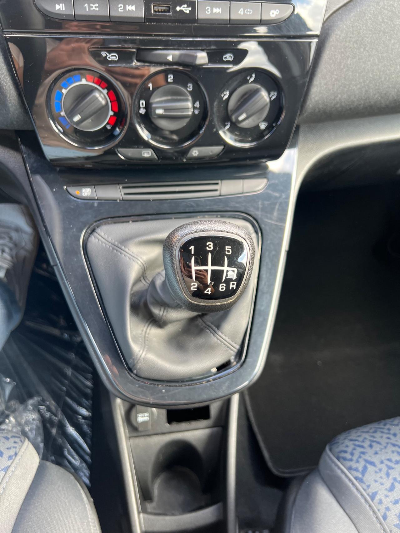 Lancia Ypsilon 1.0 FireFly 70cv Hybrid 2022