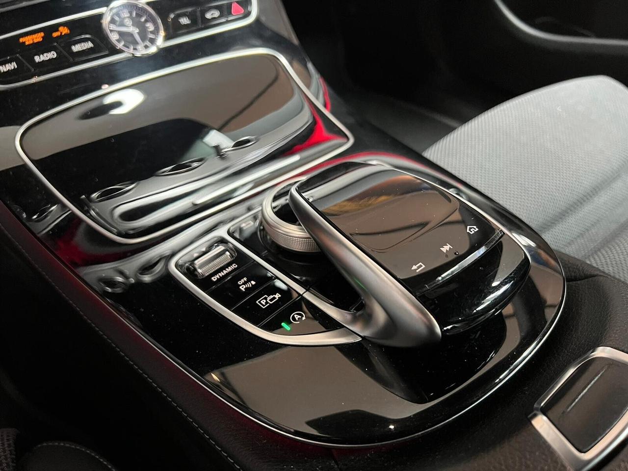 Mercedes-Benz E 220 E 220d Sport 4matic auto (338)