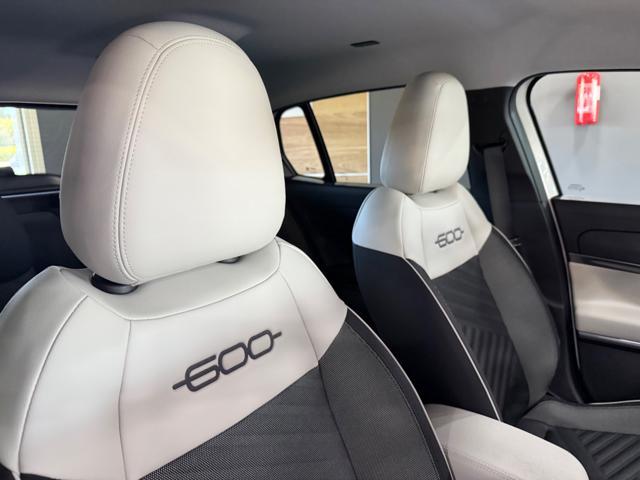 FIAT 600 KM0 LA PRIMA 100CV+CARPLAY WI-FI+18''+RCAM+2PDC