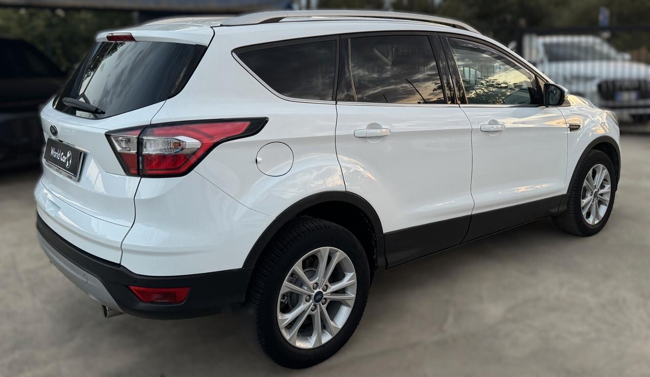 Ford Kuga 1.5 TDCI 120 CV S&S 2WD Powershift Titanium