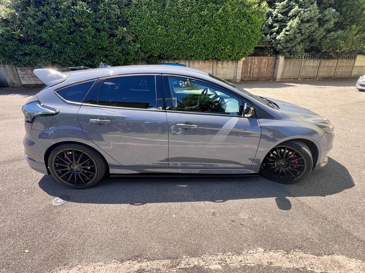 Ford Focus ST 2.0 EcoBoost 250 CV #10875