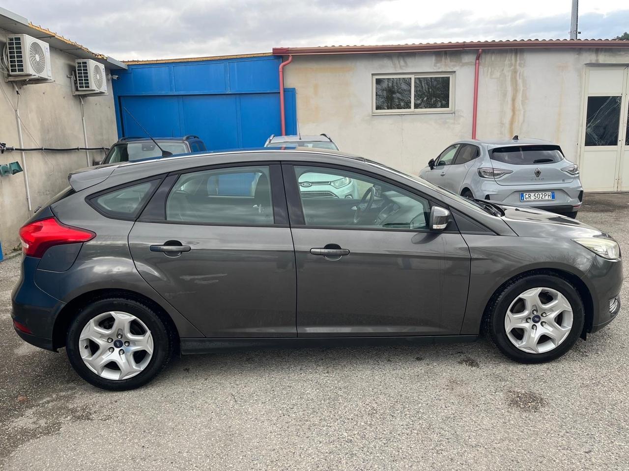 Ford focus-5P-1.0 ecoboost-benz-2016