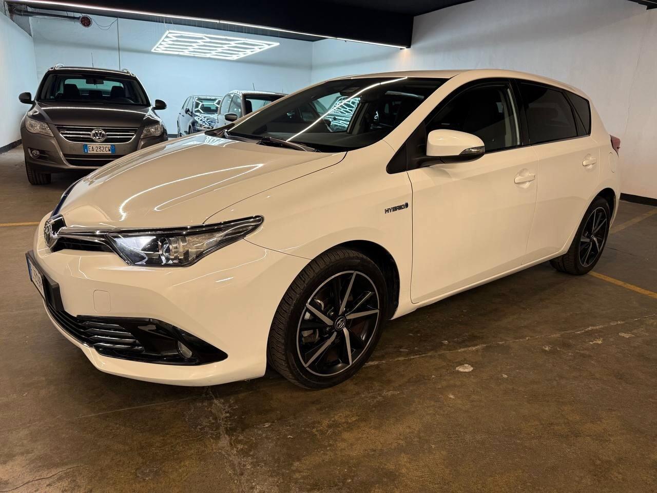 Toyota Auris 1.8 Hybrid Lounge