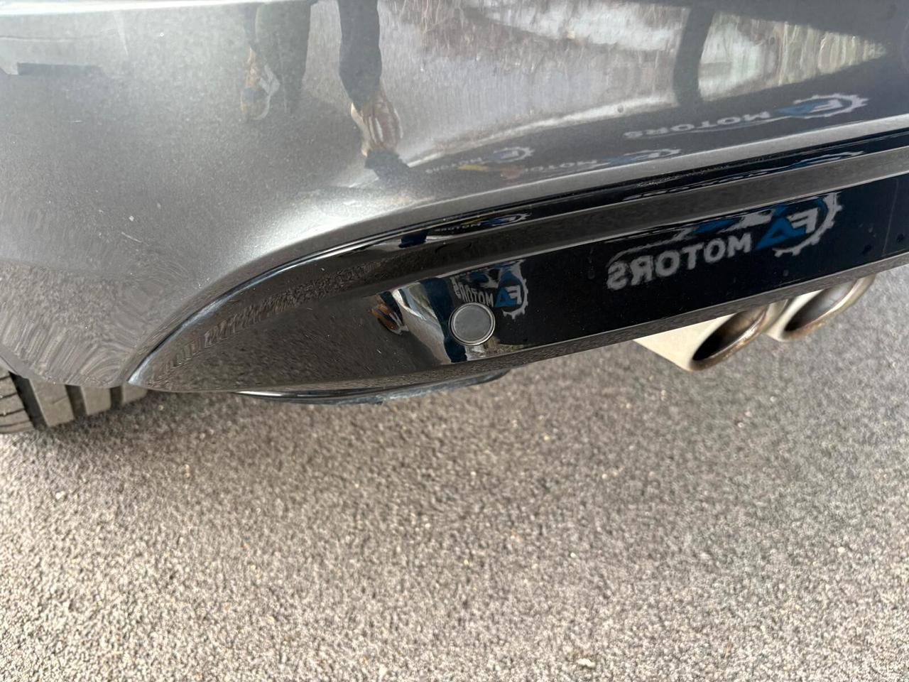 Volkswagen Tiguan - 1.6 TDI - R-LINE