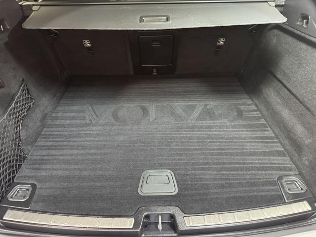 VOLVO XC60 B4 (d) AWD automatico Plus Dark N1 + iva 22%