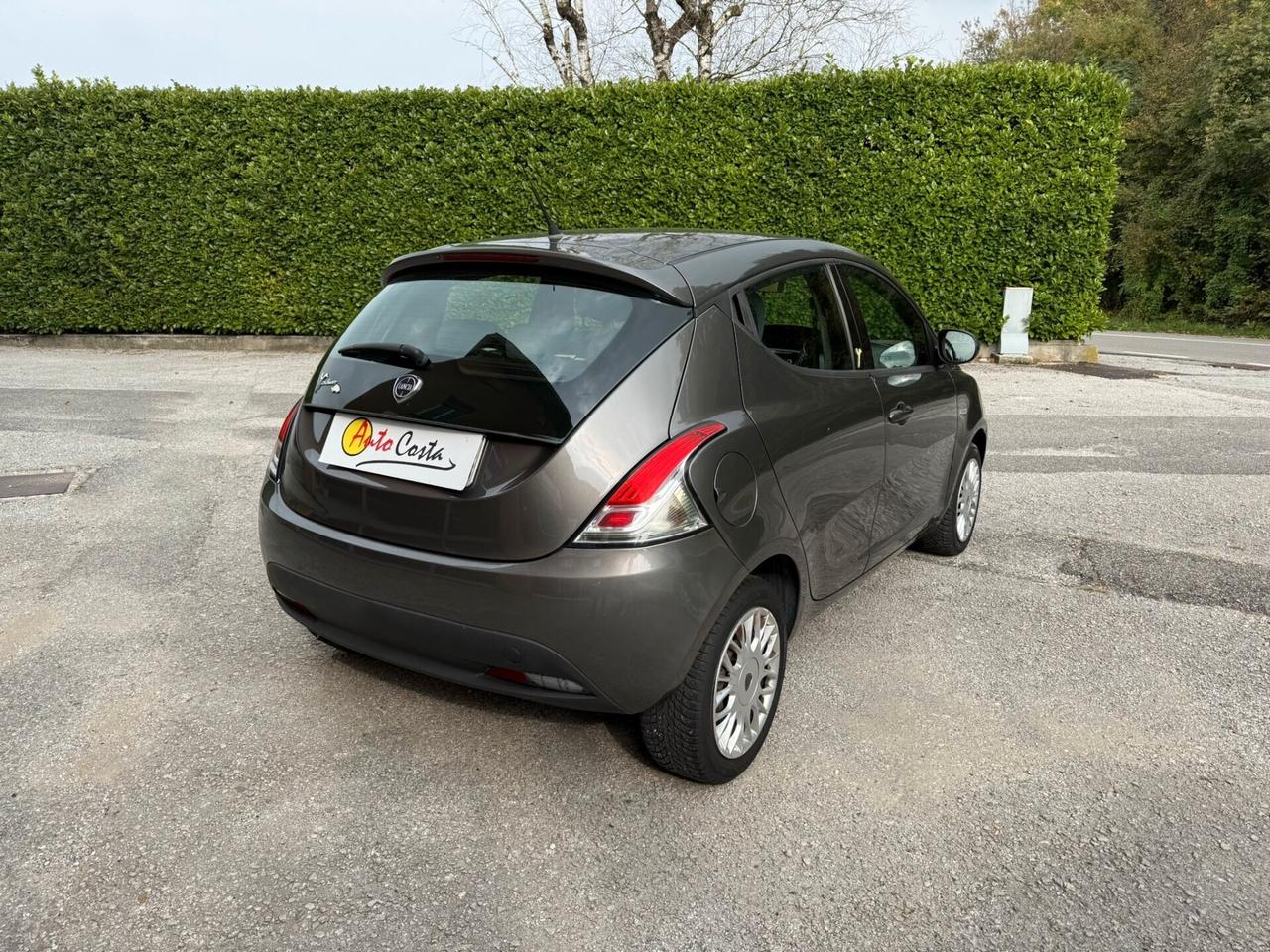 Lancia Ypsilon 1.2 69 CV 5 porte Gold NEOPATENTATI