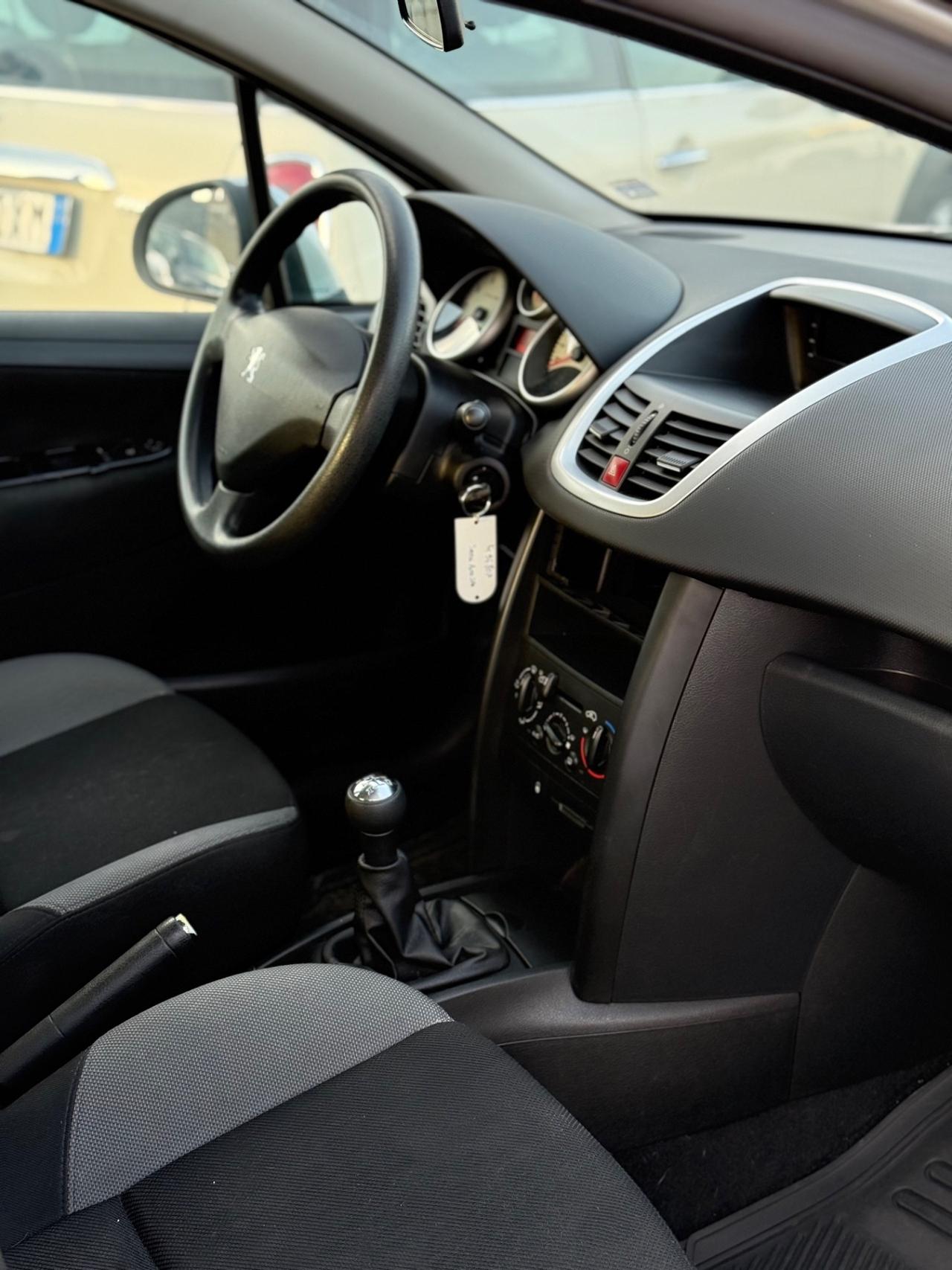 Peugeot 207 1.4 VTi 95CV 5p. ONE Line