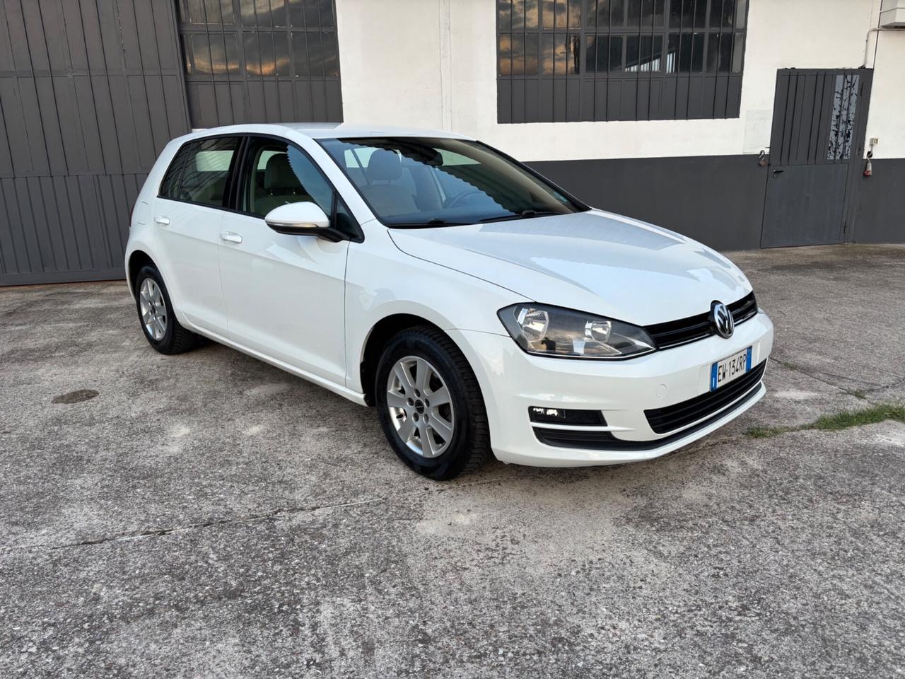Volkswagen Golf 1.6 TDI. Neopatentati. Garanzia