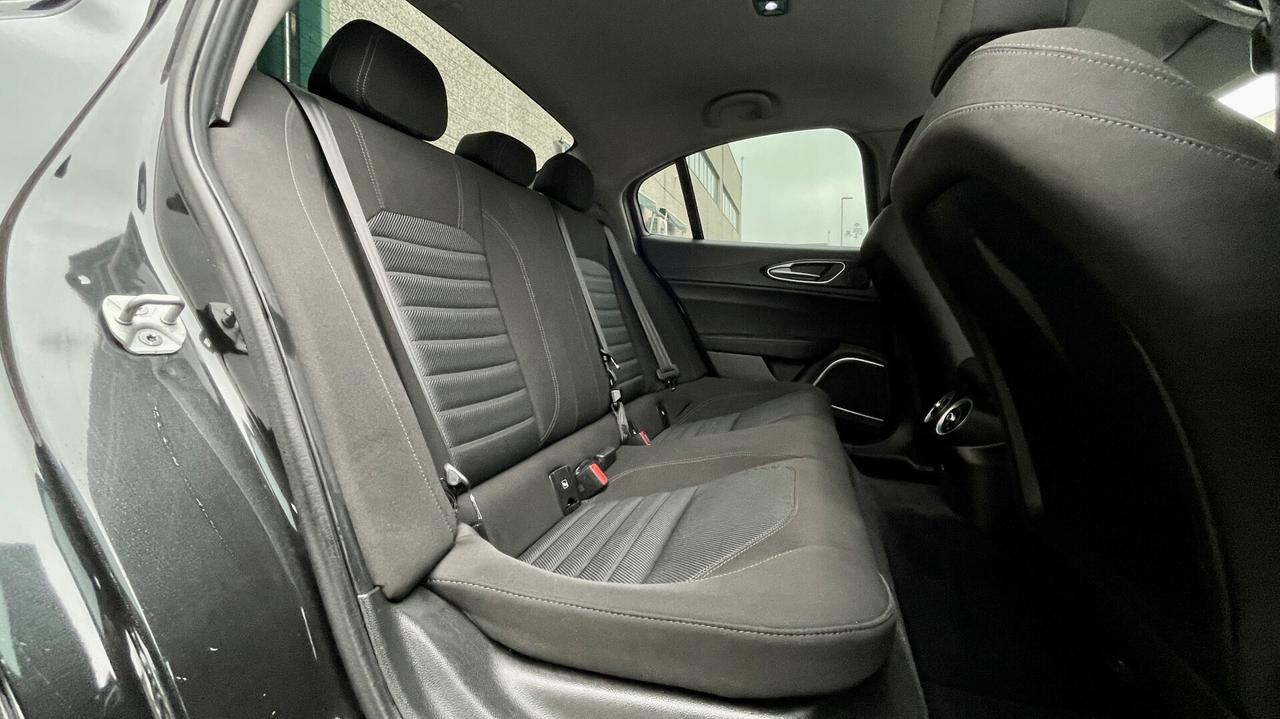 ALFA ROMEO GIULIA 2.2 TURBODIESEL EXECUTIVE 160CV - FULL LED, VETRI PRIVACY, CRUISE CONTROL