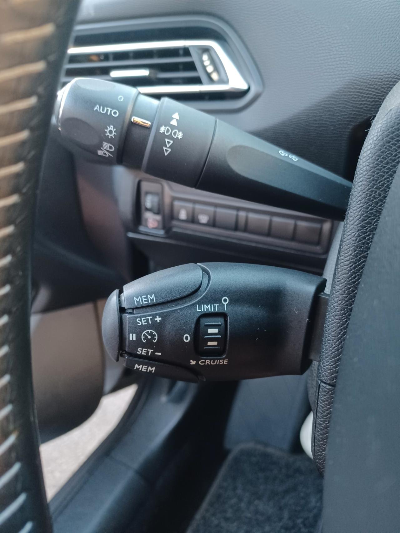 Peugeot 308 1..6 HDI 115CV ALLURE S.W.