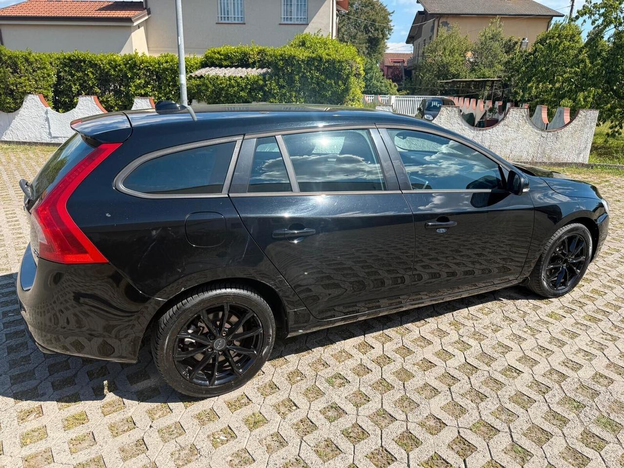 Volvo V60 D2 Geartronic Summum