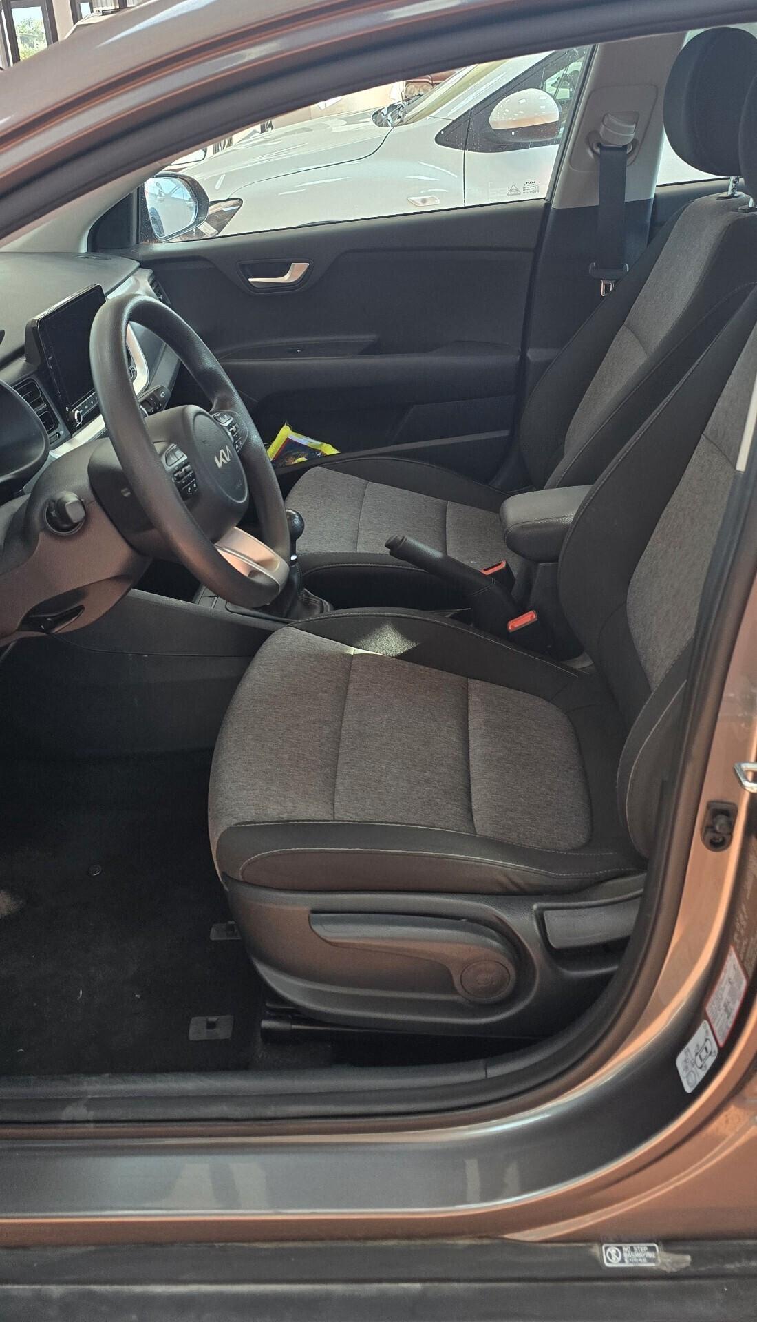 Kia Stonic 1.2 Urban DPI 80 CV (59 kW) - Il Urban Crossover Compatto e Affidabile