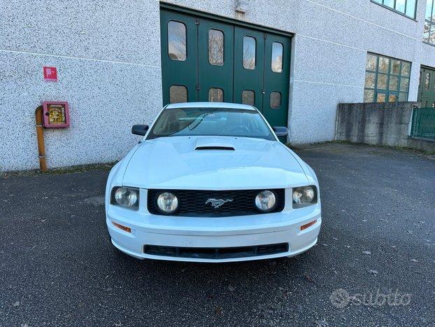 Ford Mustang GT 4.6 manuale