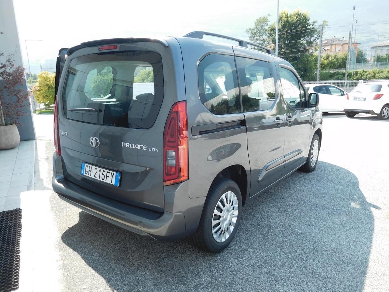 Toyota Proace City Verso 1.5D 100cv S&S Short D Lounge 7 POSTI