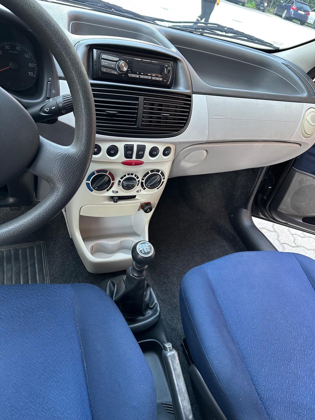 Fiat Punto 1.2i cat 5 porte ELX