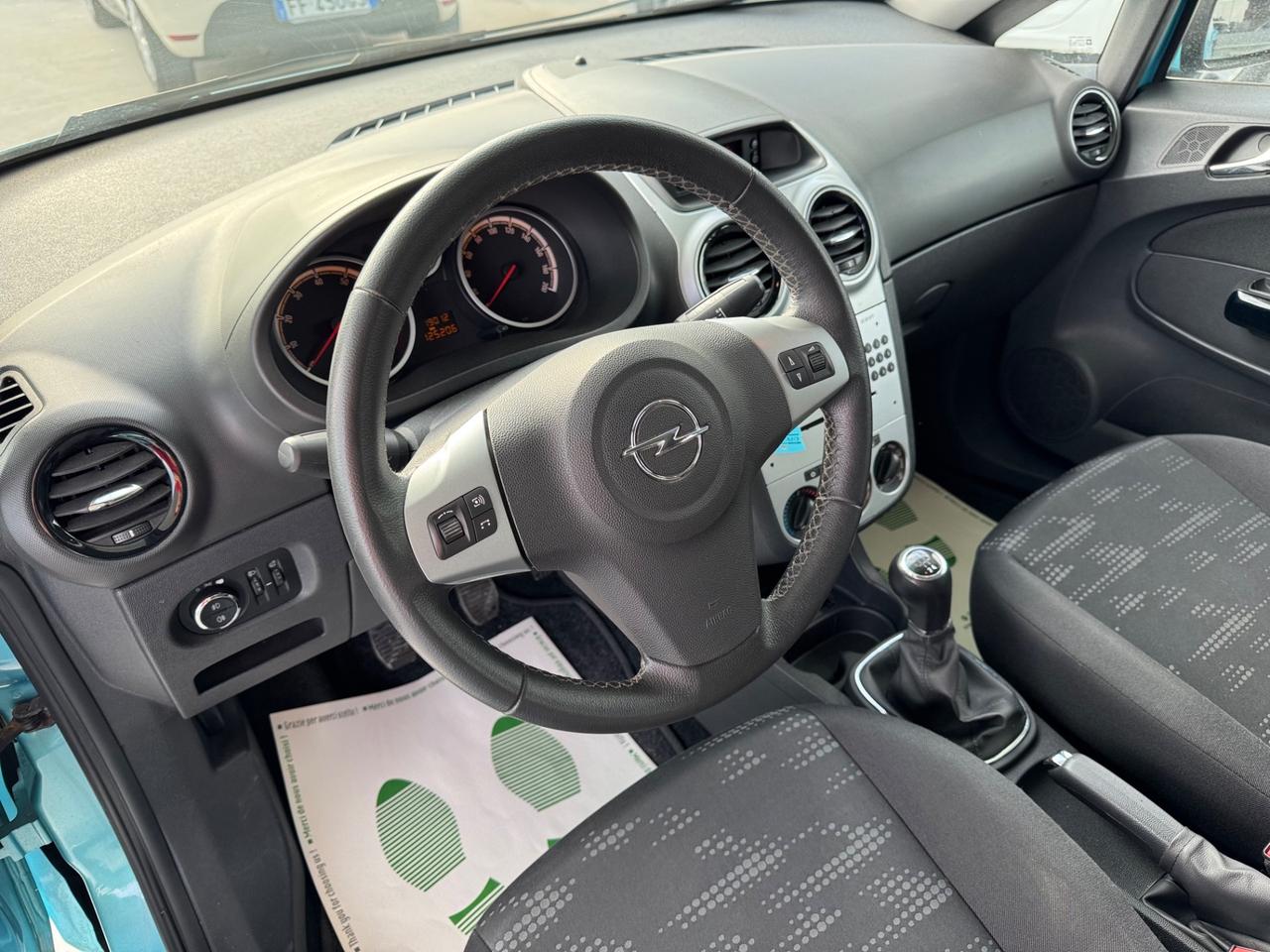Opel Corsa 1.2 5 porte Club