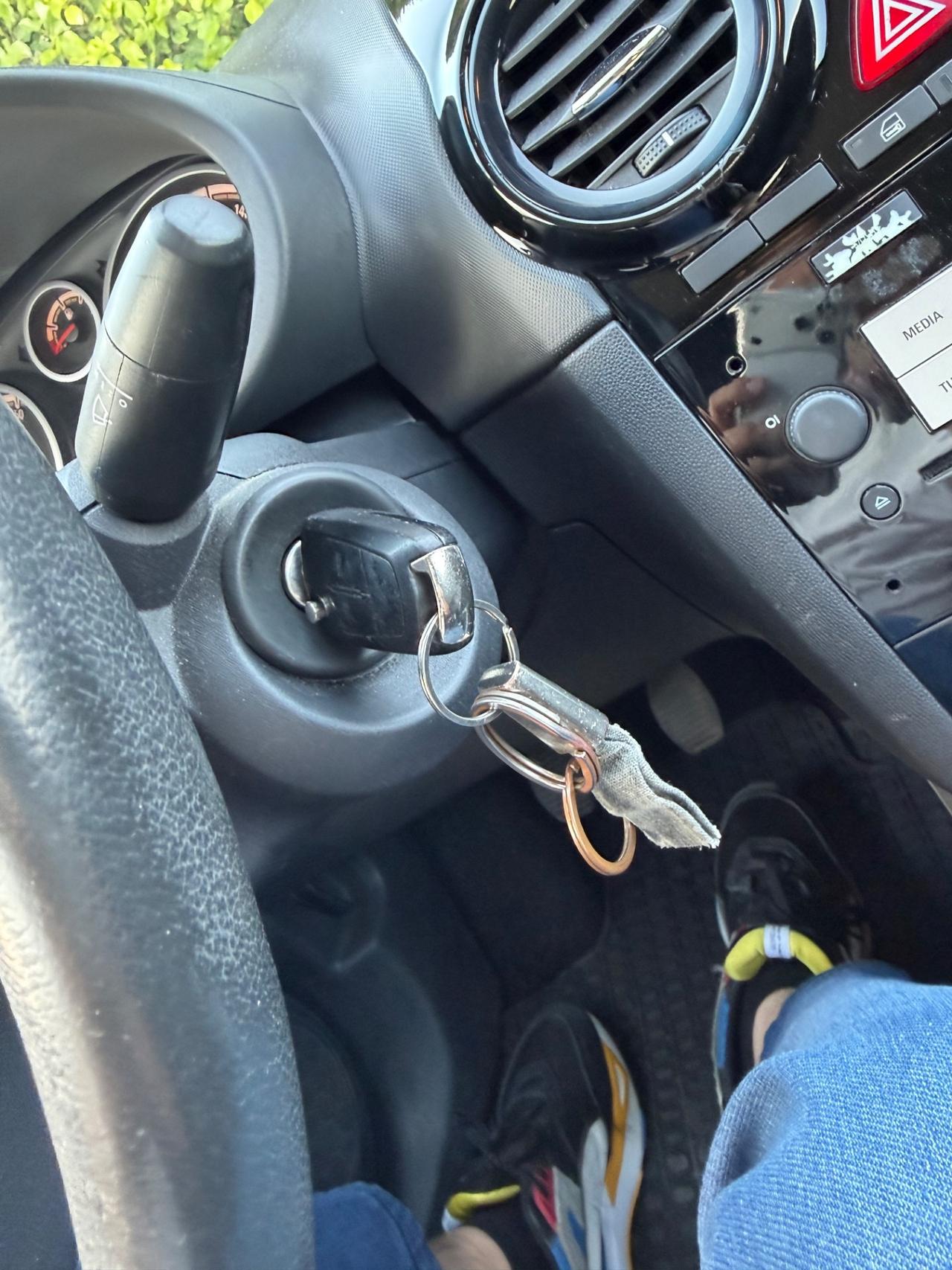 Opel Corsa 1.2 85CV 3 porte GPL-TECH b-color