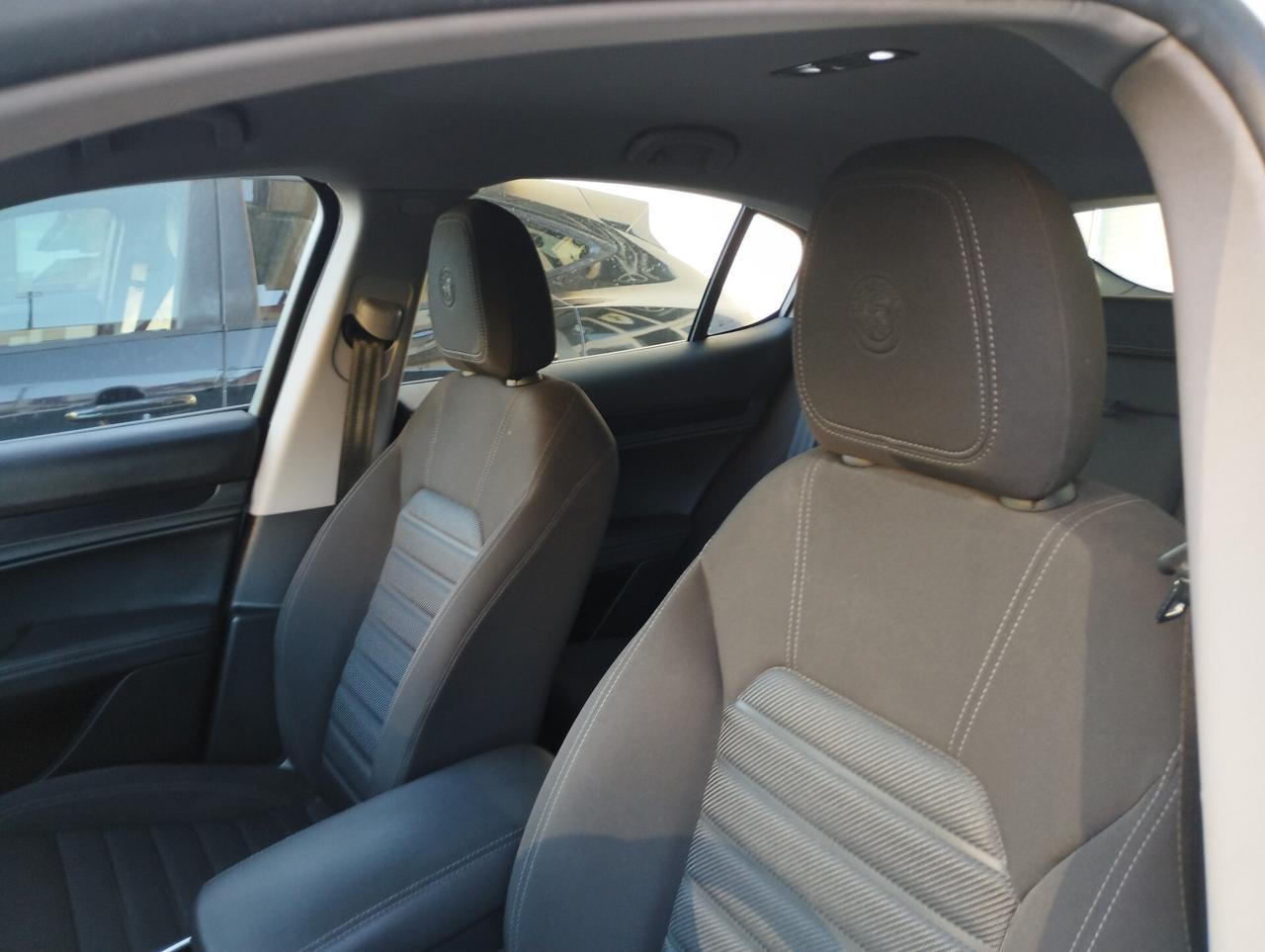 Alfa Romeo Stelvio 2.2 Turbodiesel 160 CV AT8 Business