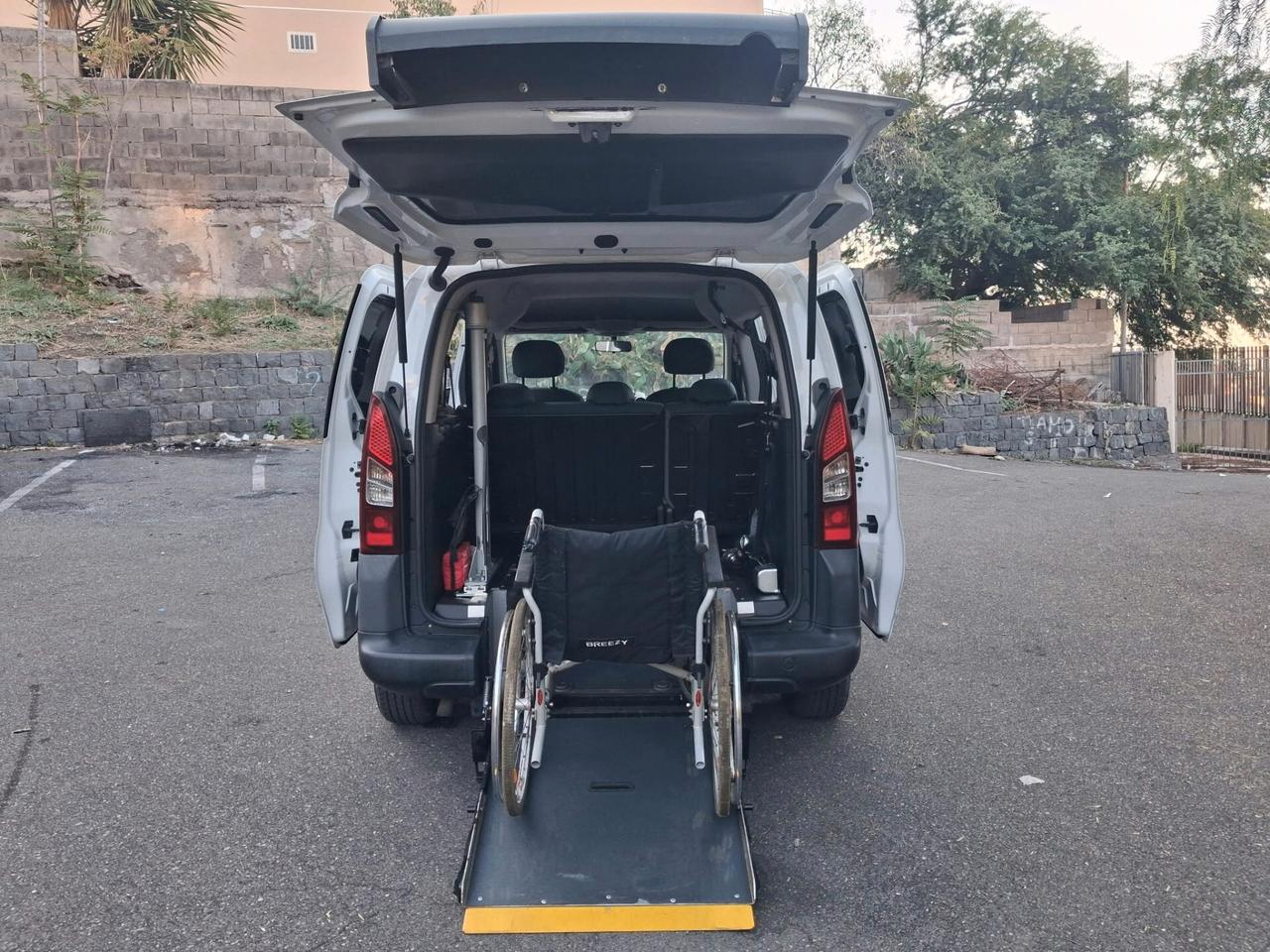 Citroen Berlingo pianale ribassato rampa trasporto disabili