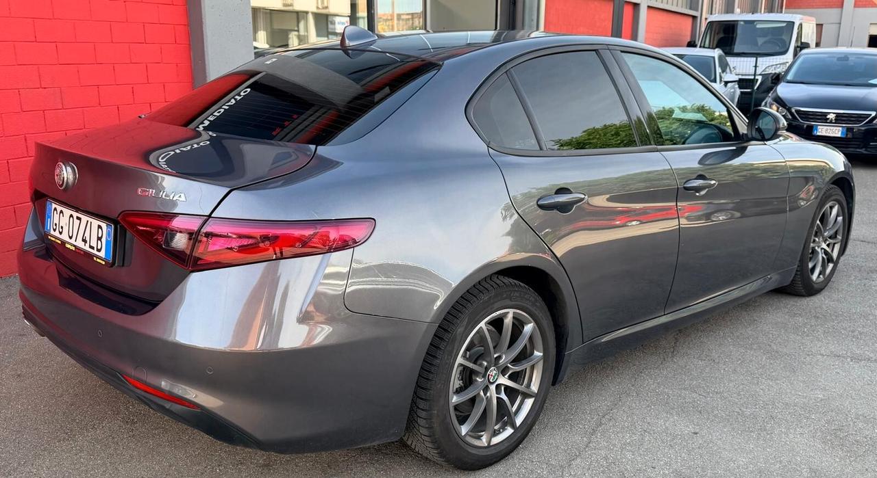 Alfa Romeo Giulia 2.2 Turbodiesel 160 CV AT8