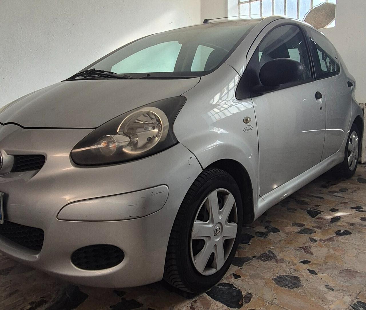 Toyota Aygo 1.0 12V VVT-i 5 porte Sol