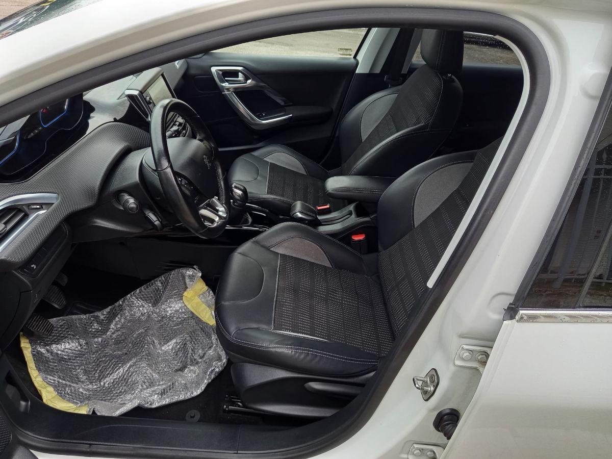 PEUGEOT 2008 BlueHDi 100 Allure - 2016