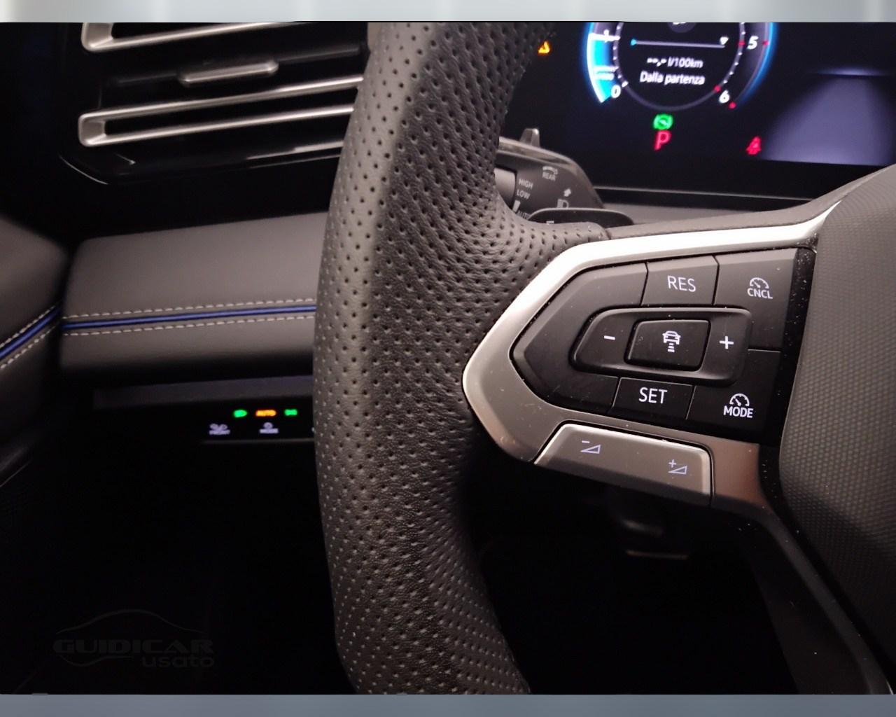 VOLKSWAGEN Tiguan III 2024 - Tiguan 2.0 tdi R-Line 150cv dsg