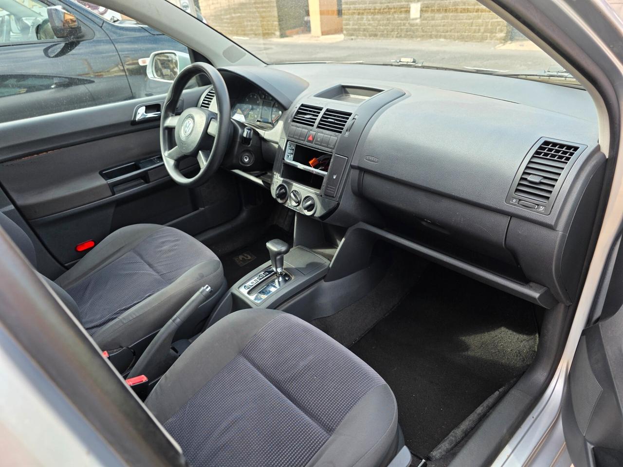 Volkswagen Polo 1.4/75CV 16V 5p. aut. Comfortline