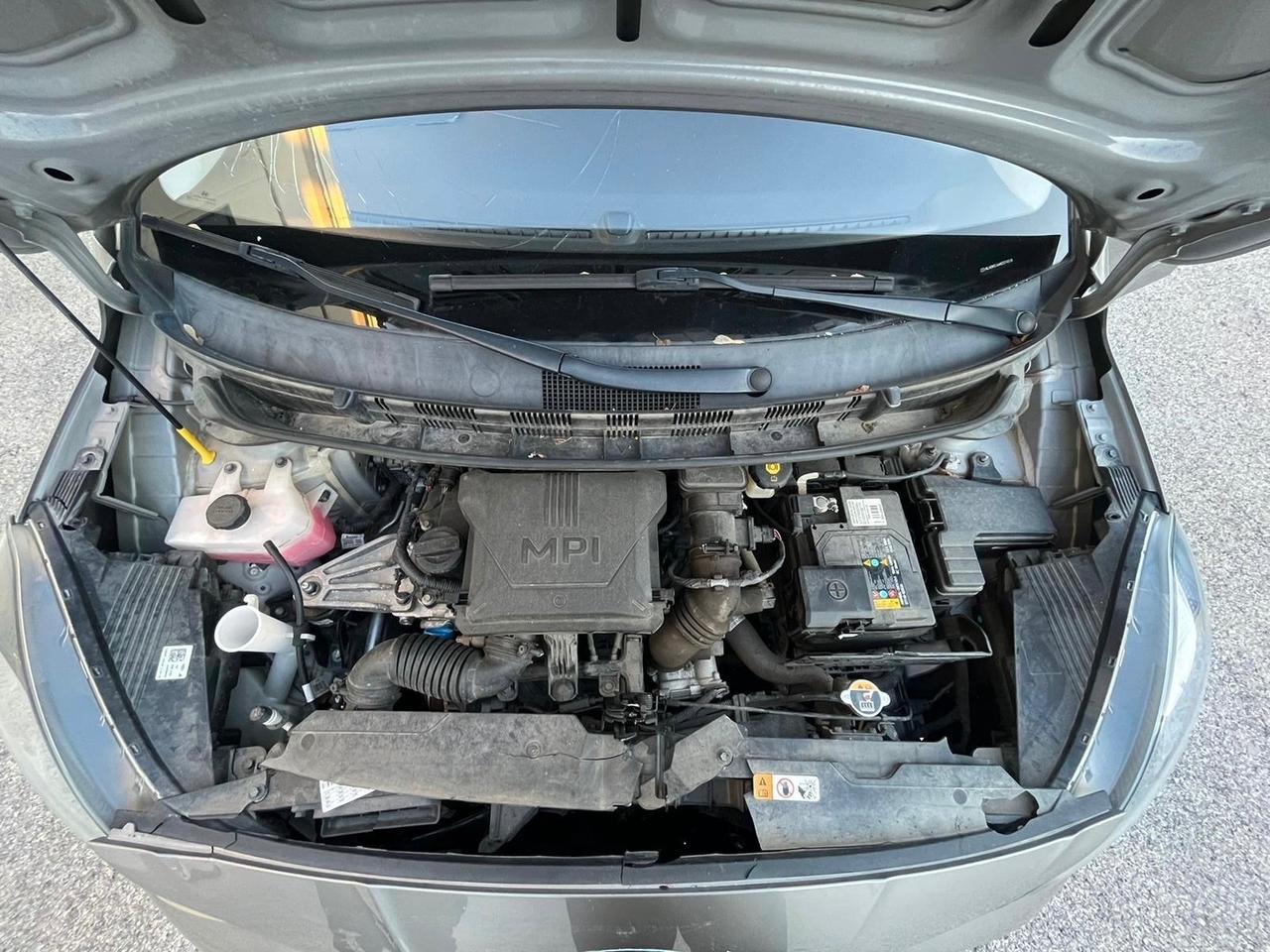 Pacchetto 2 auto incidentate : AYGO X - Hyundai I10
