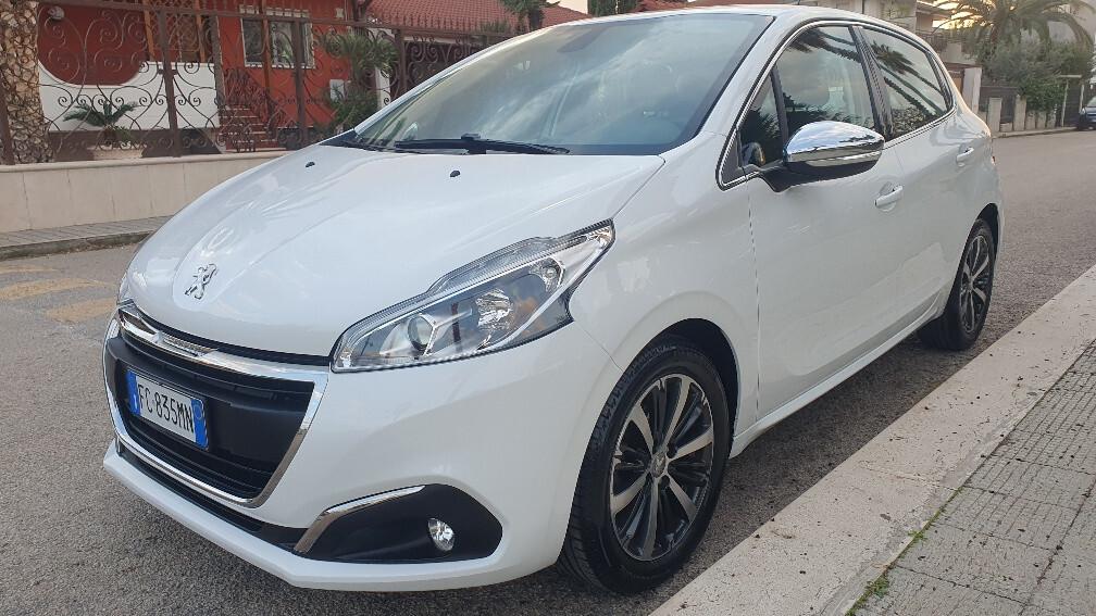 Peugeot 208 Blue 1.5HDi 5 porte" Versione Allure Originale"