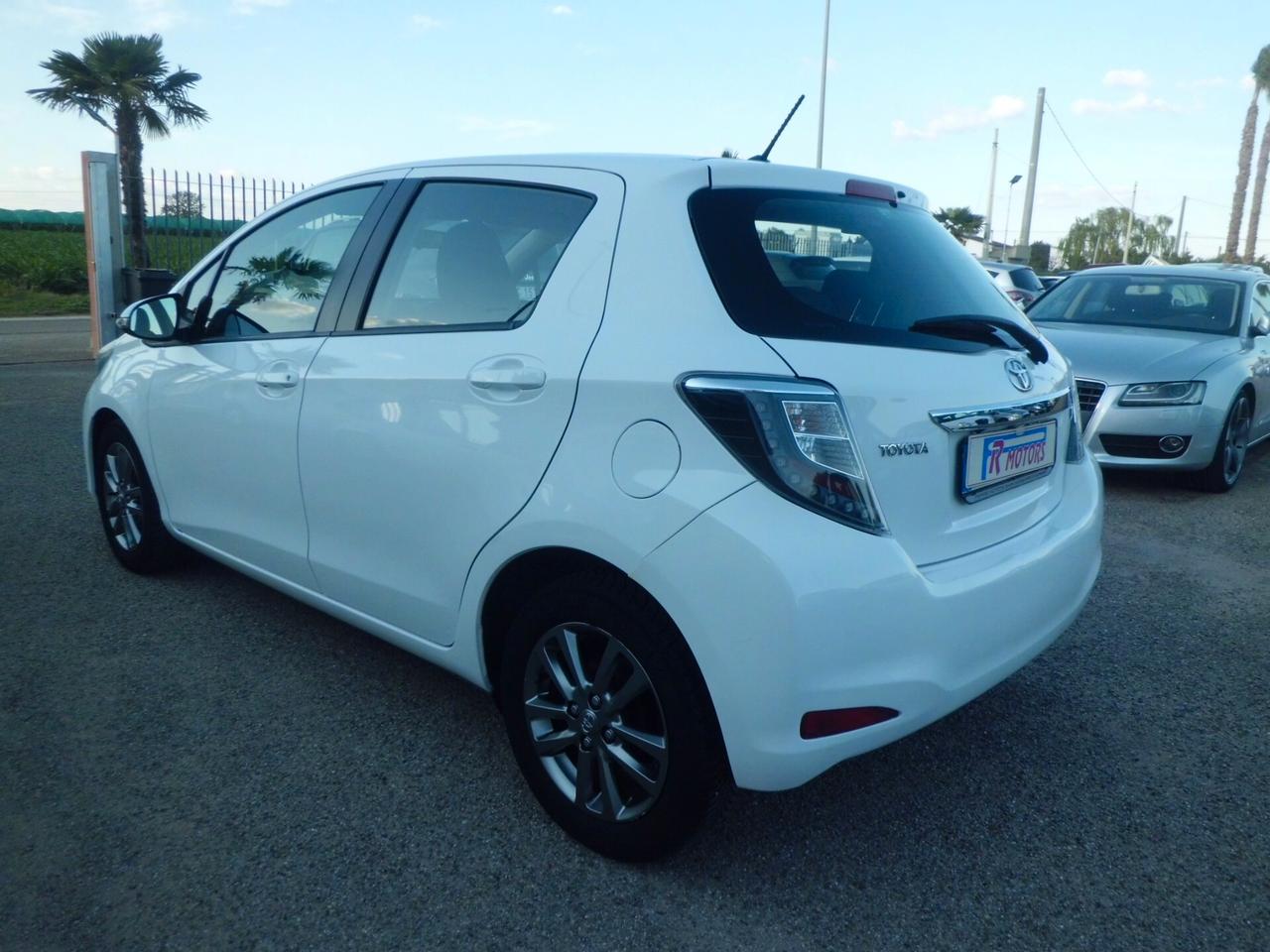 Toyota Yaris 1.4 D-4D 5 porte Lounge DISPONIBILITA' DI 1 PEZZO IBRIDO BENZINA AUTOMATICO FULL OPTIONAL