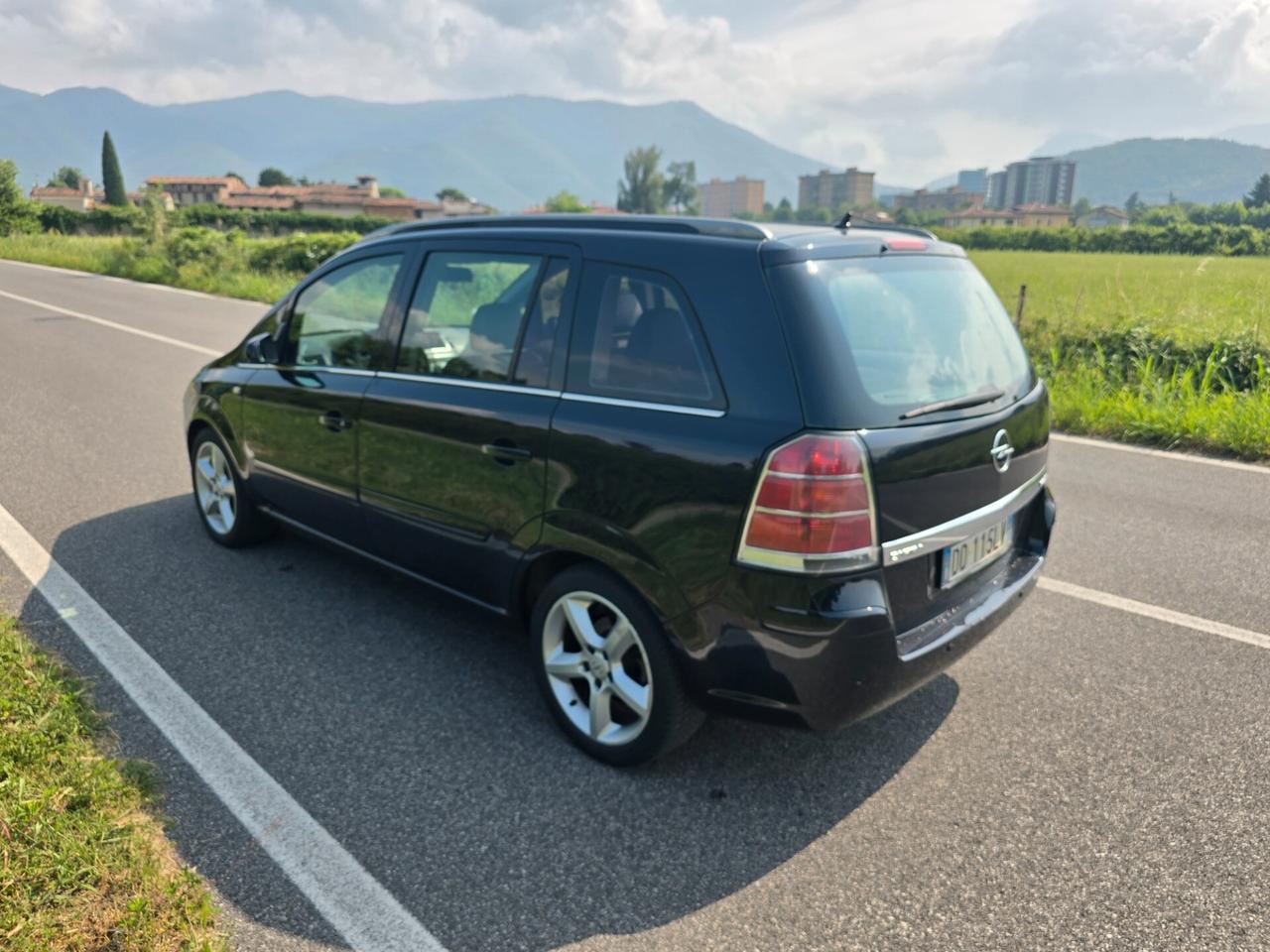 OPEL ZAFIRA 1.9 CDTI 7 POSTI"OK PER NEOPATENTATI"