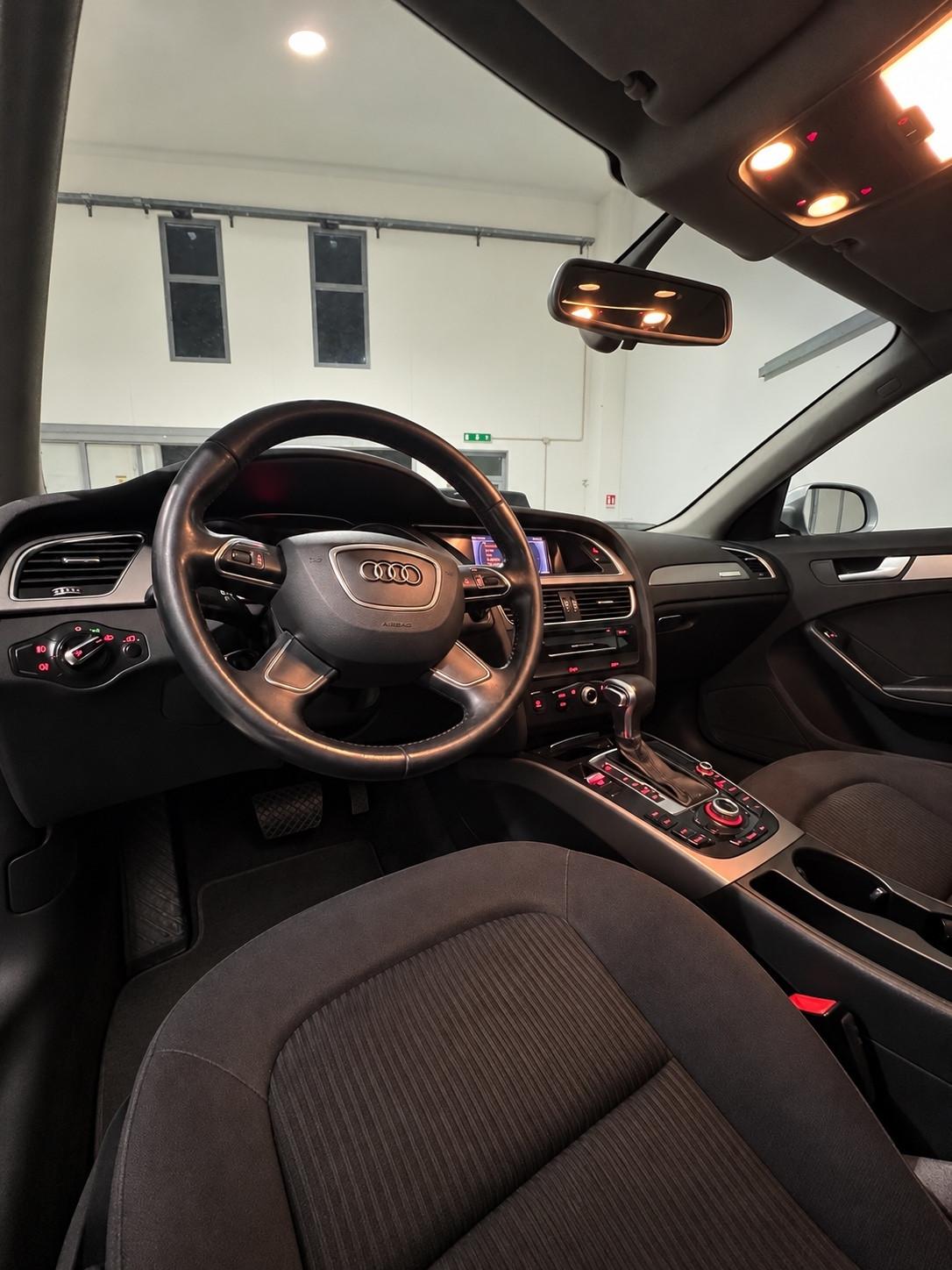 Audi A4 2.0 177CV TDI Ambiente quattro Stronic