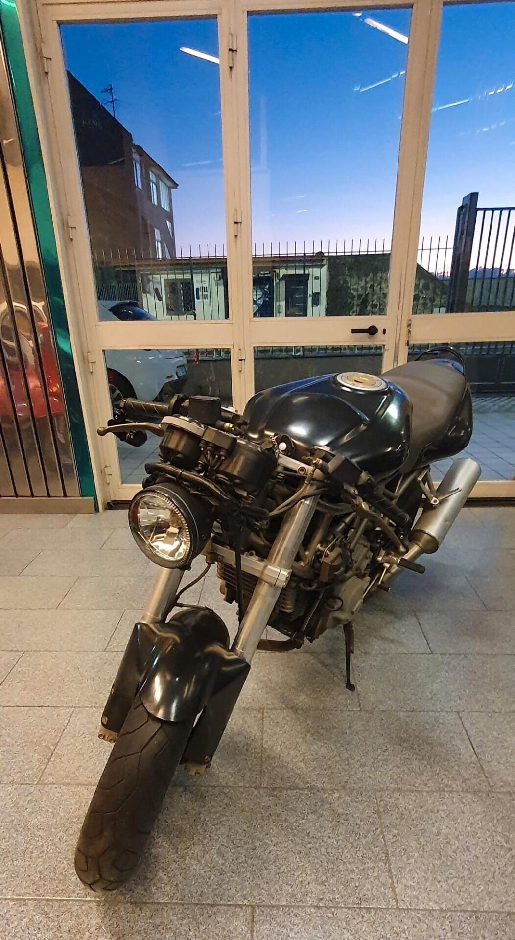 DUCATI 750 DESMODUE IE SPORT