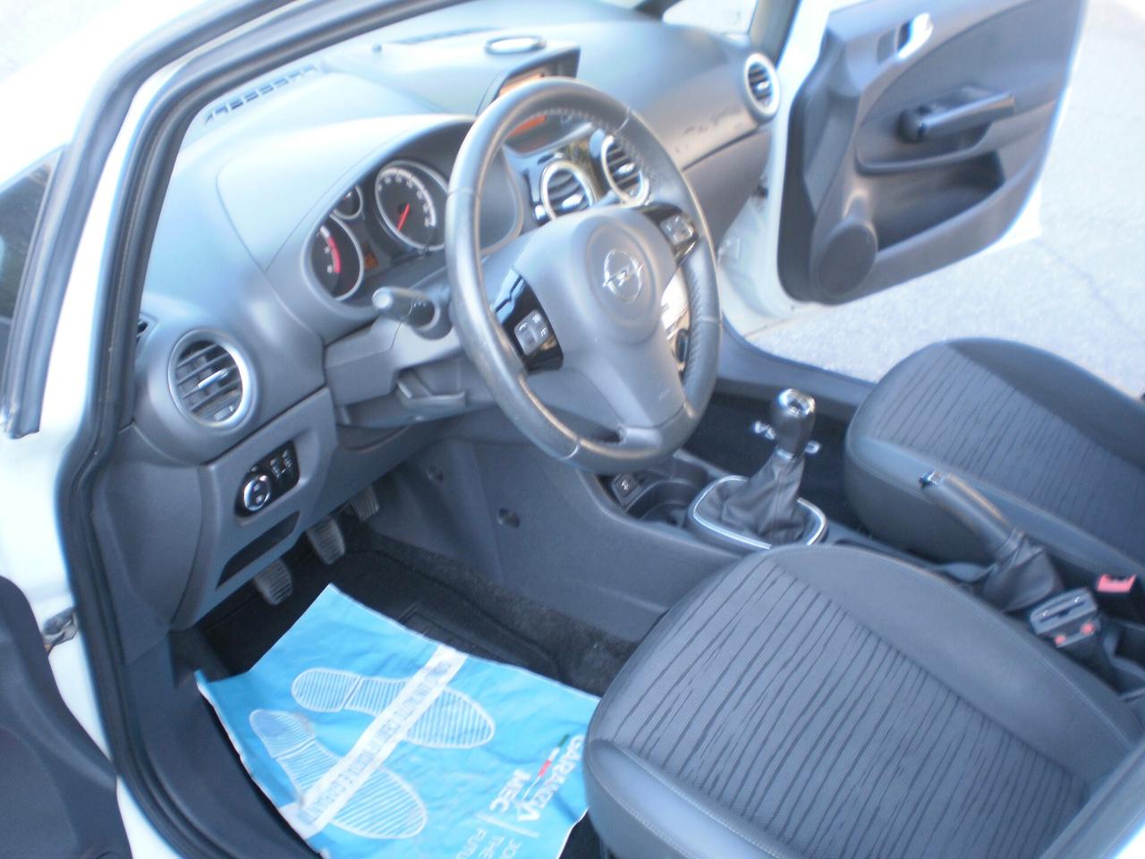 Opel Corsa 1.2 5 porte Cosmo GPL PELLE