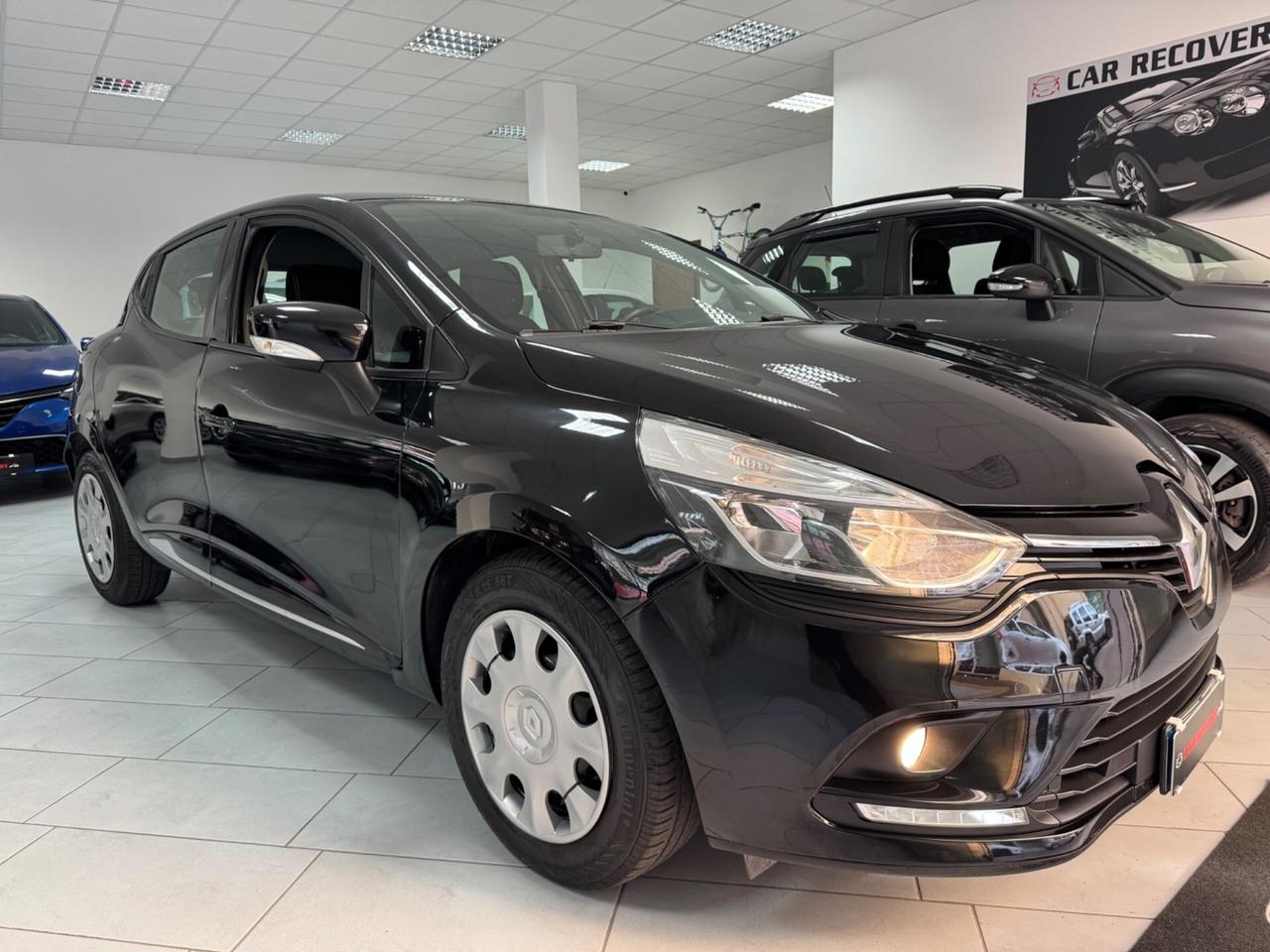 Renault Clio dCi 8V 75 CV 5 porte Moschino Intens