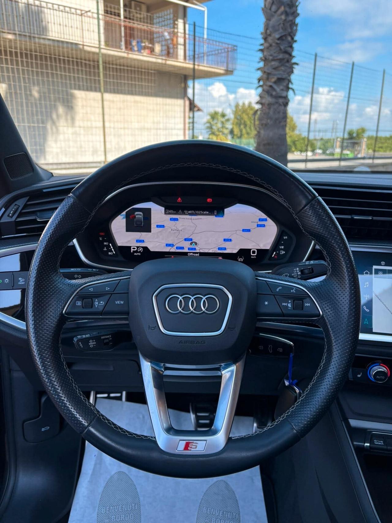 Audi Q3 35 TDI S tronic line edition//