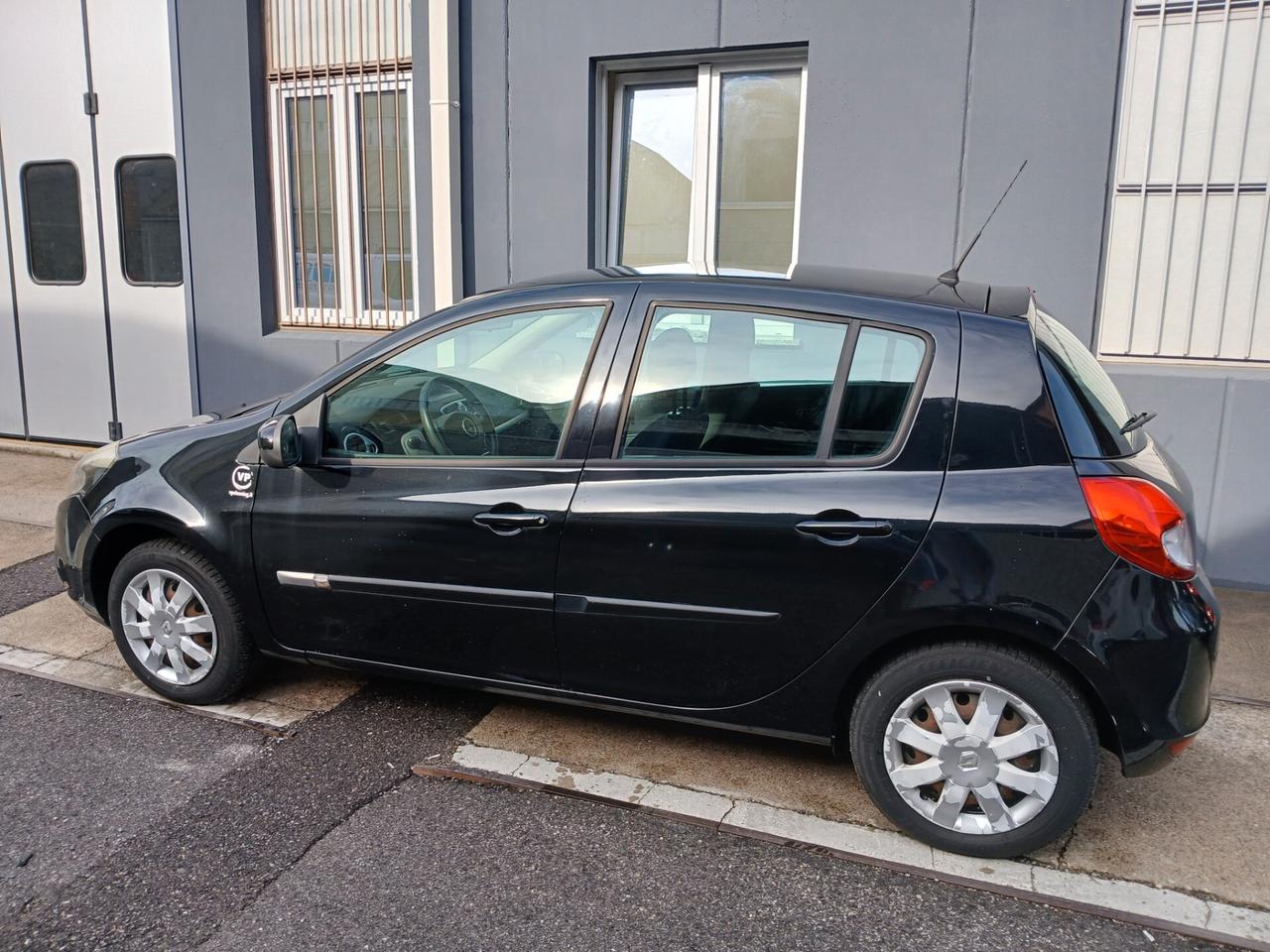 Renault Clio 1.2 16V 5 porte GPL Dynamique*NEOPATENTATI*EURO5