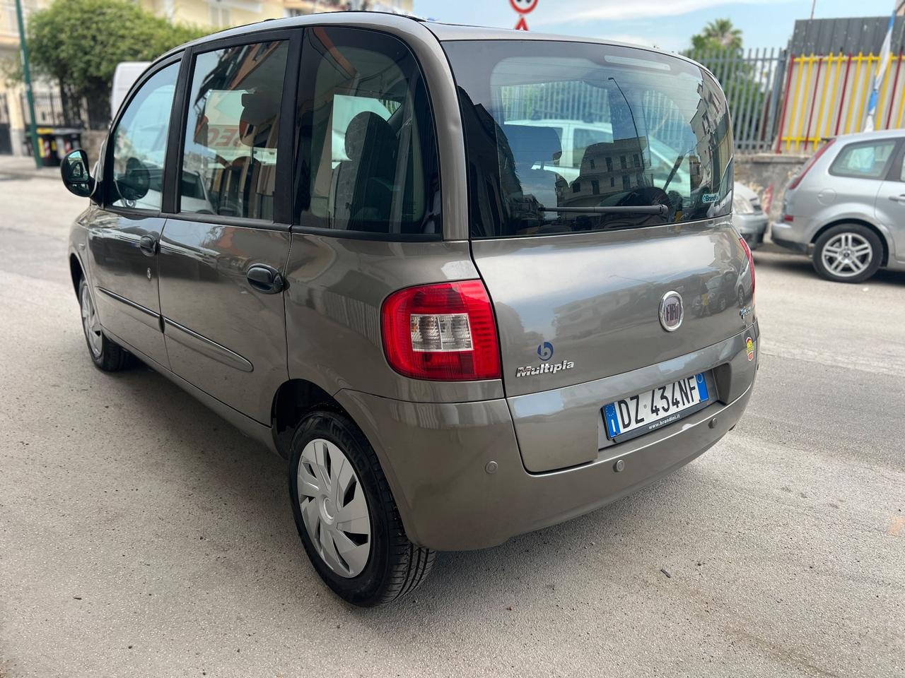 Fiat Multipla 1.6 Natural Power anno 2010 in condizioni eccellenti, difficile da trovare con soli 148.000 km originali.
