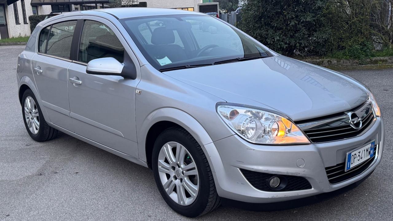 Opel Astra 1.6 T 16V 5 porte Cosmo Unico Proprietario del 44