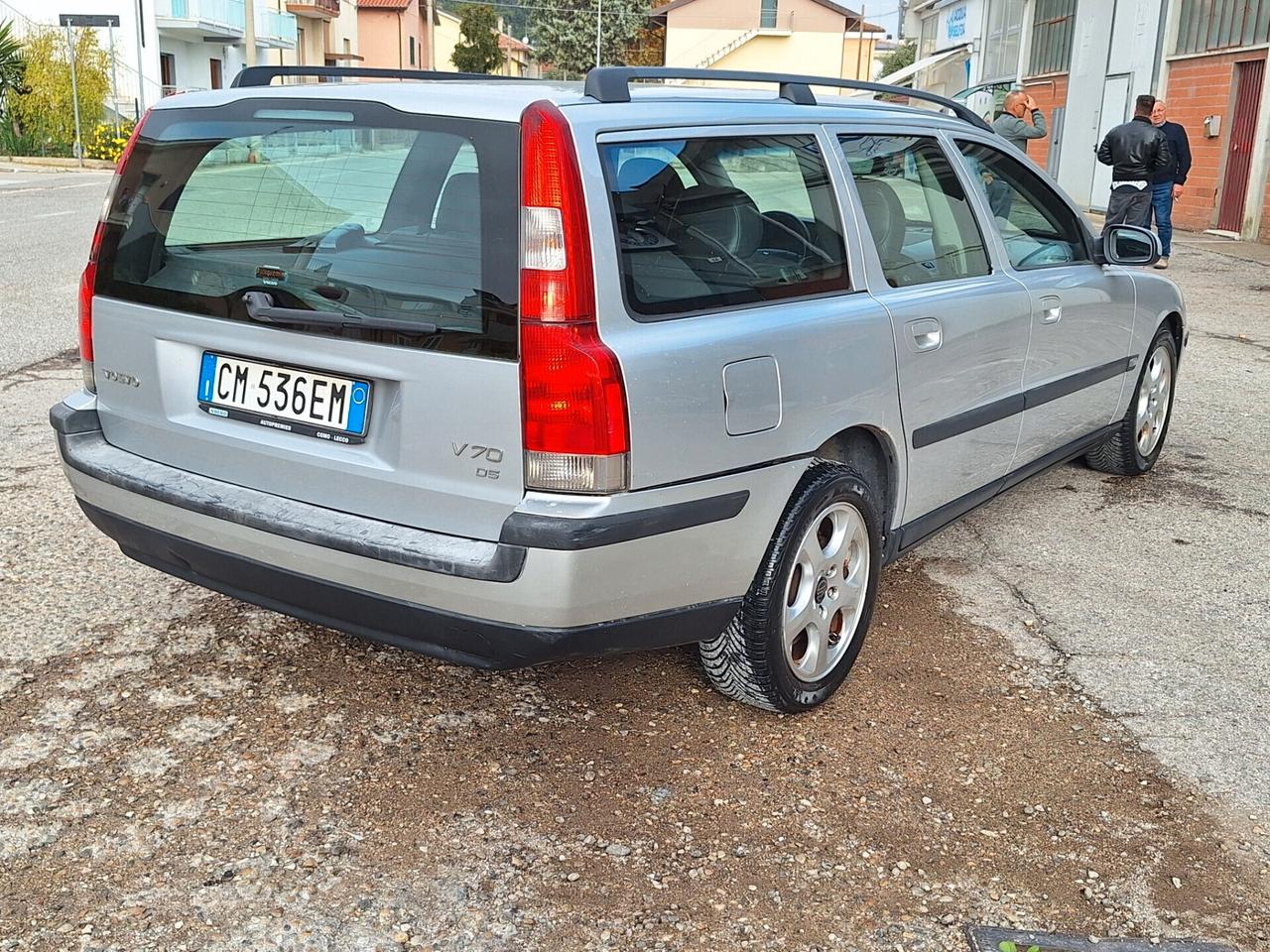 Volvo V70/XC70 V70 2.4 D5 20V cat Momentum FAMIGLIARE