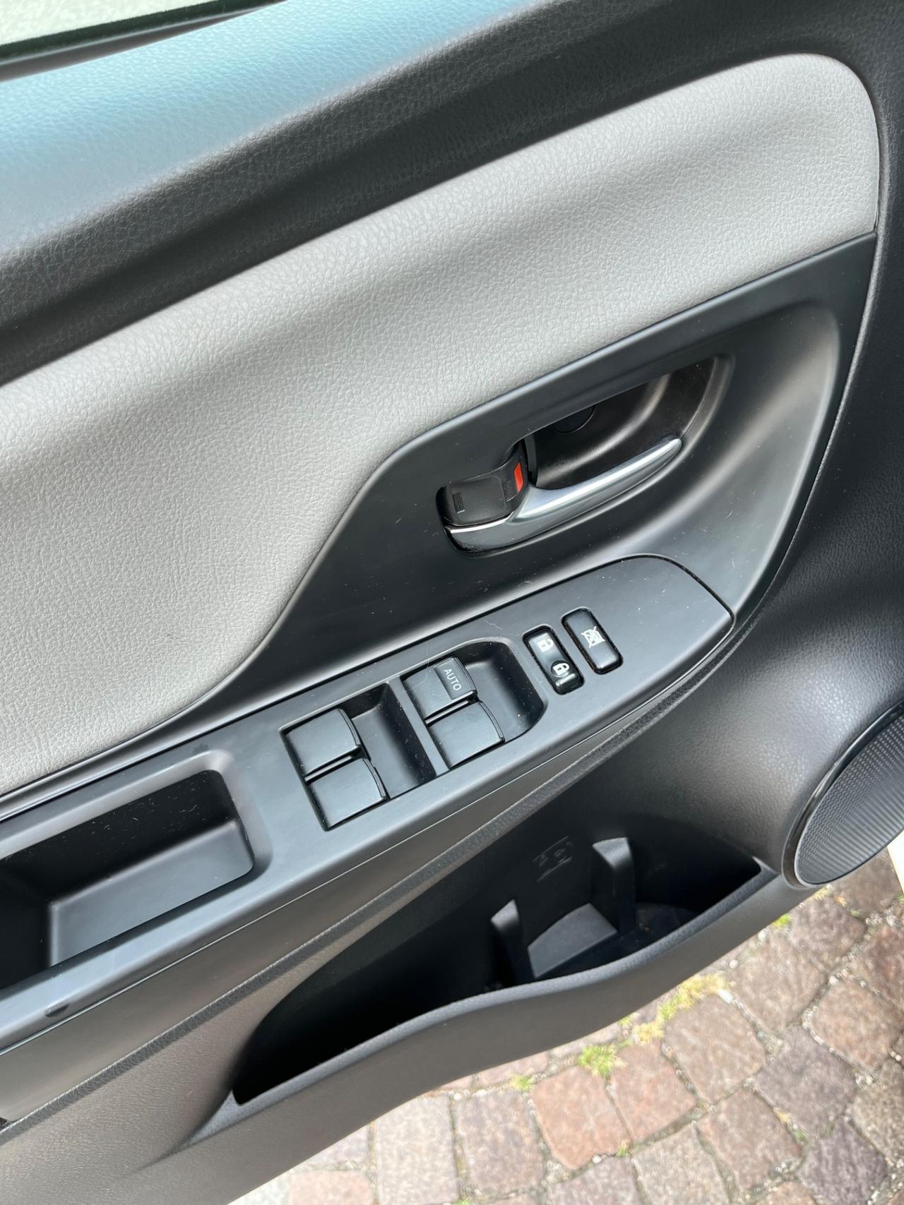 Toyota Yaris 1.5 Hybrid 5 porte Active