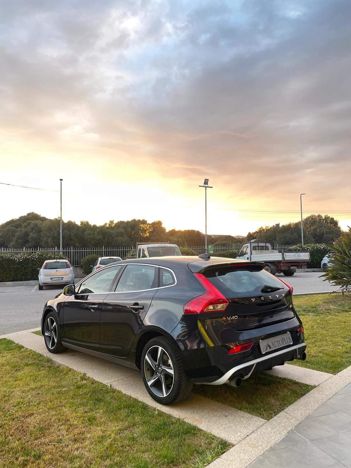 Volvo V40 D3 Geartronic R-design Momentum