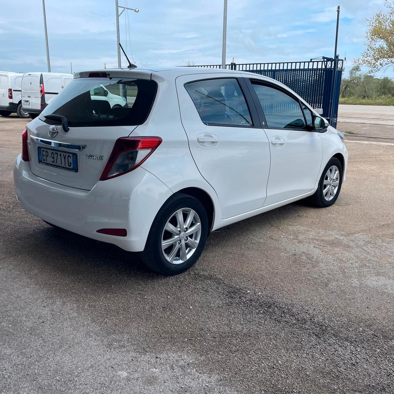 Toyota Yaris 1.0 5 porte Active