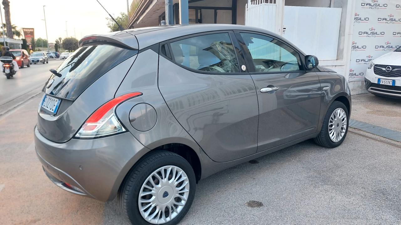 Lancia Ypsilon 1.2 69 CV 5 porte GPL Ecochic Gold