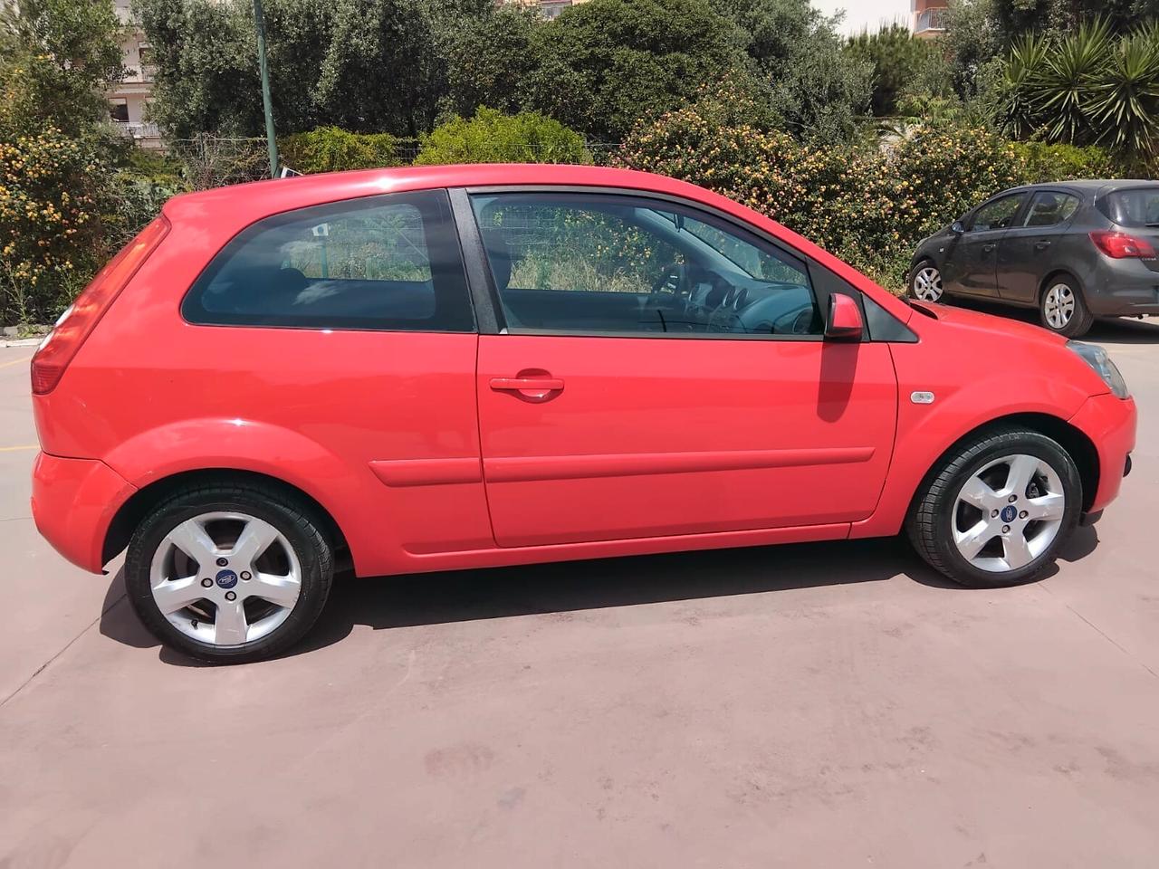 FORD FIESTA 1.2 TITANIUM CLIMA RADIO