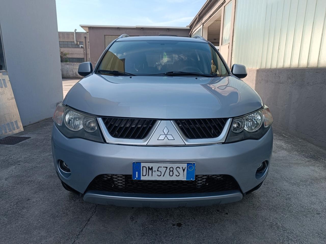 Mitsubishi Outlander 2.0 diesel 7 posti